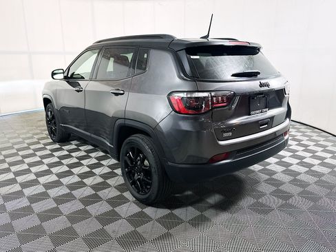 Used 2023 Jeep Compass Latitude AWD/4WD image 5