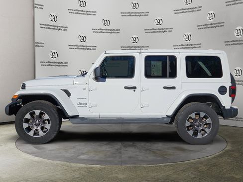 Used 2018 Jeep Wrangler Unlimited Sahara image 2