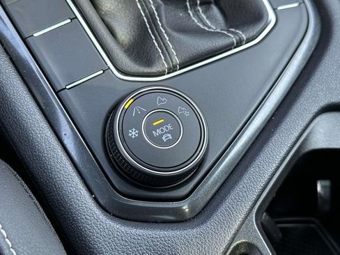 Used 2023 Volkswagen Tiguan SE R-Line image 18