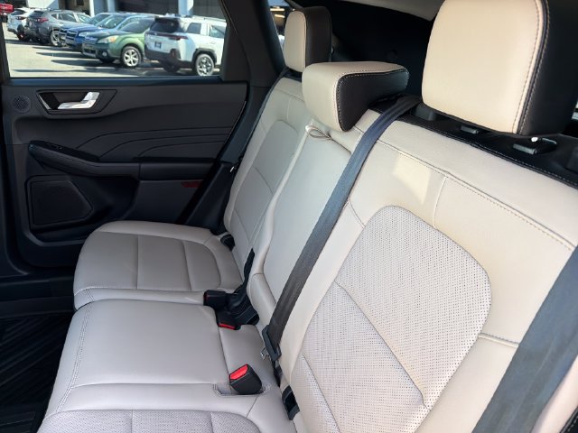 Used 2021 Ford Escape Titanium AWD/4WD image 23