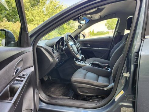 Used 2012 Chevrolet Cruze LT FWD image 4