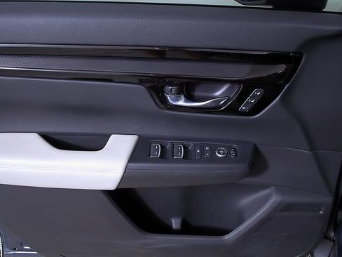 Used 2025 Honda CR-V EX-L image 16