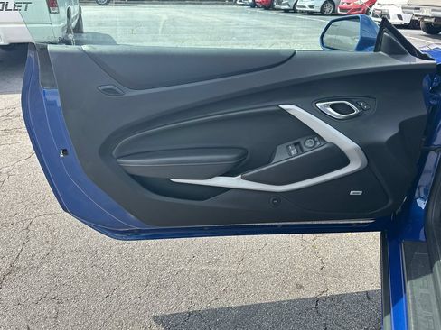 Used 2019 Chevrolet Camaro LT RWD image 11