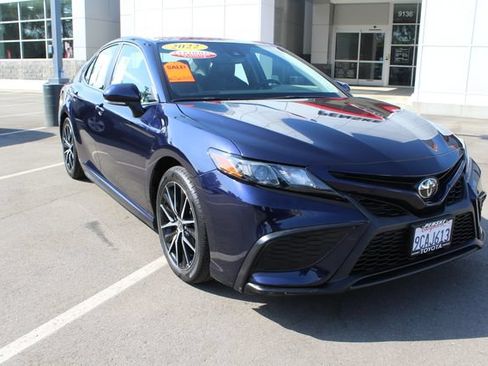 Certified 2022 Toyota Camry SE w/ Convenience Package AWD/4WD image 2