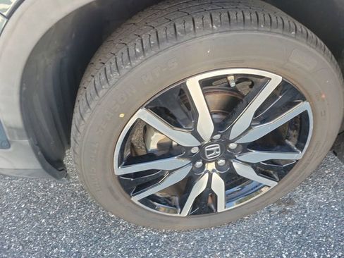 Used 2019 Honda Pilot Touring image 12