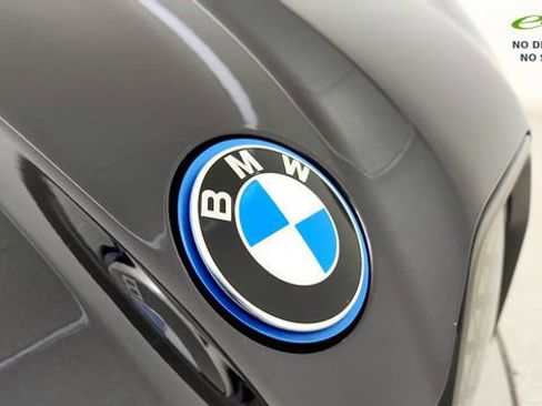 Used 2024 BMW iX xDrive50 w/ Sport Package AWD/4WD image 31