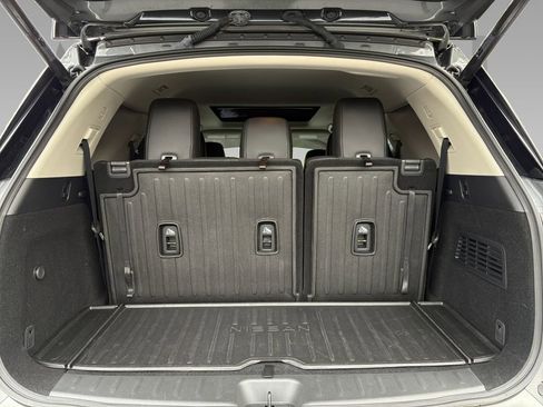 Used 2025 Nissan Pathfinder Platinum FWD image 26