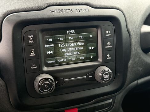 Used 2015 Jeep Renegade Latitude w/ Popular Equipment Group FWD image 20