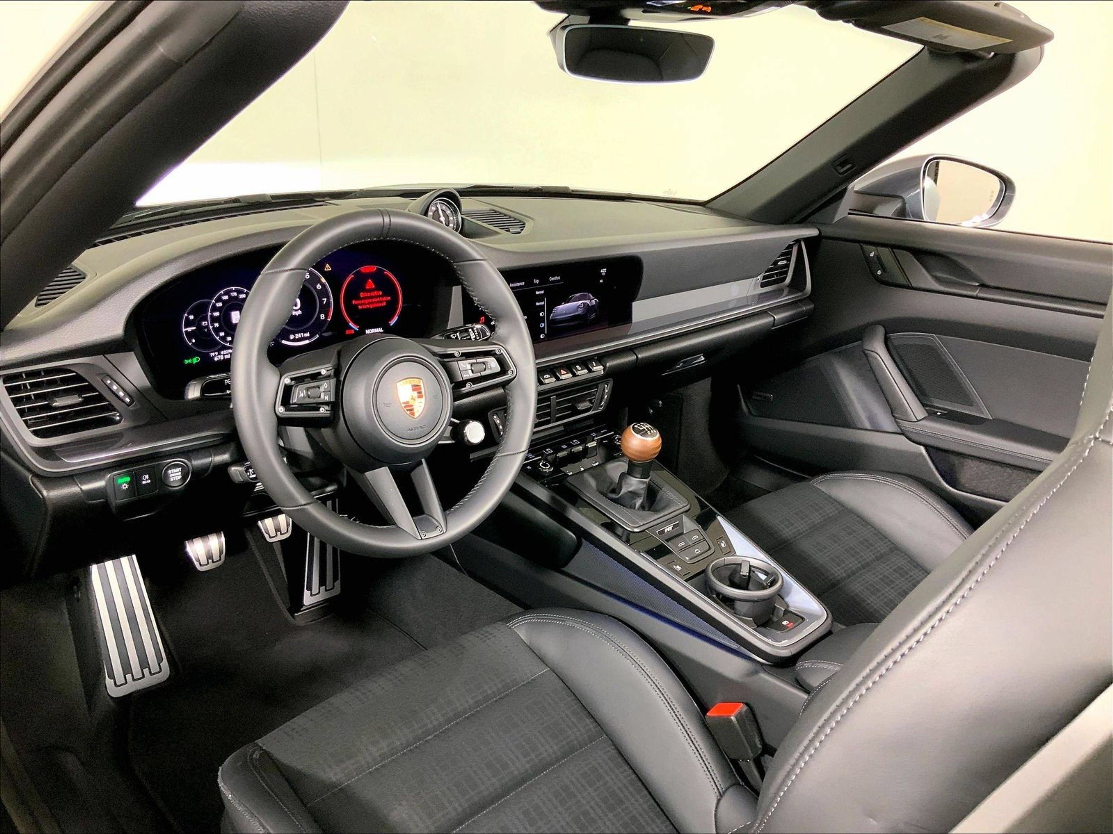 Used 2026 Porsche 911 Carrera T RWD image 4