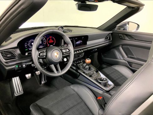 Used 2026 Porsche 911 Carrera T RWD image 4