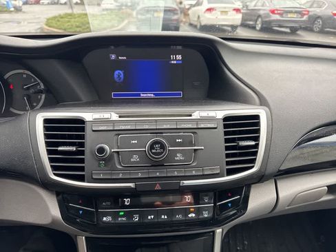 Used 2017 Honda Accord LX image 26