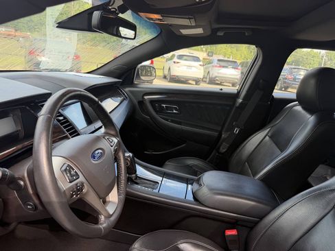 Used 2019 Ford Taurus Limited FWD image 5