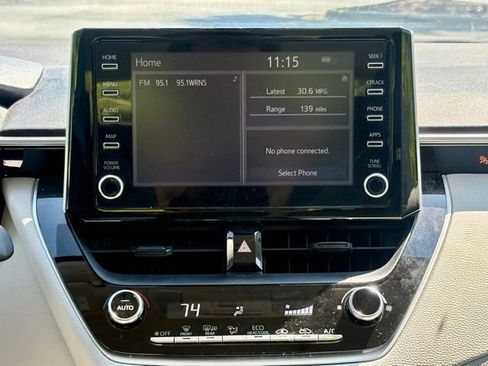 Used 2020 Toyota Corolla LE FWD image 23