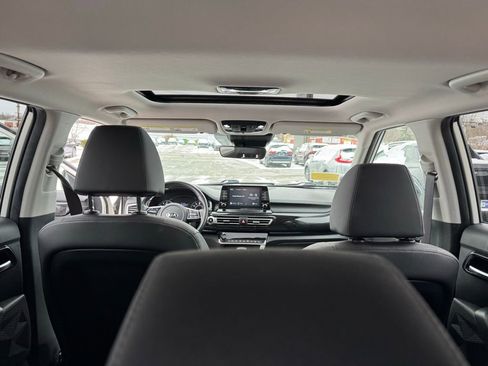 Used 2021 Kia Seltos EX image 33