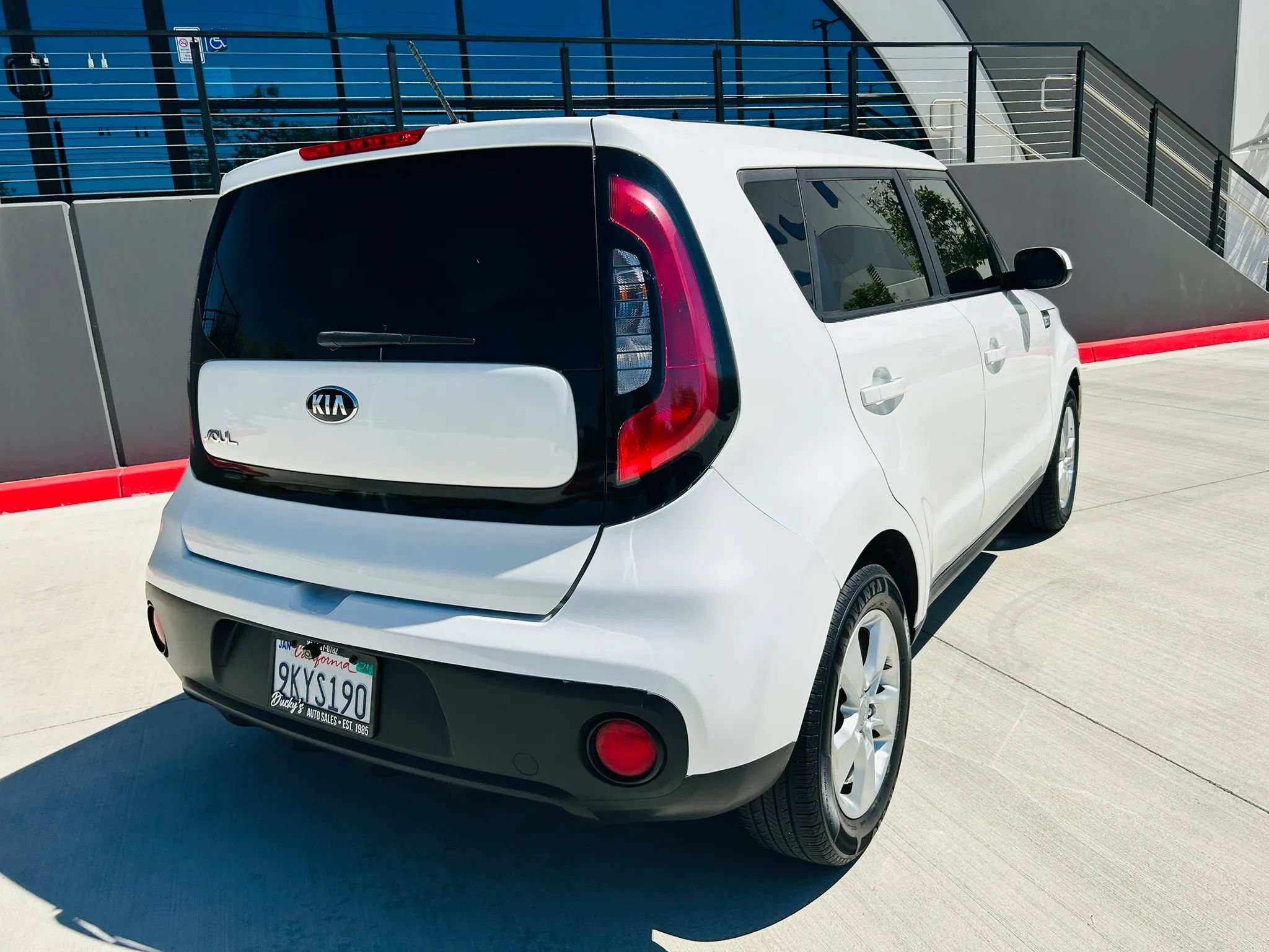 Used 2017 Kia Soul FWD image 7