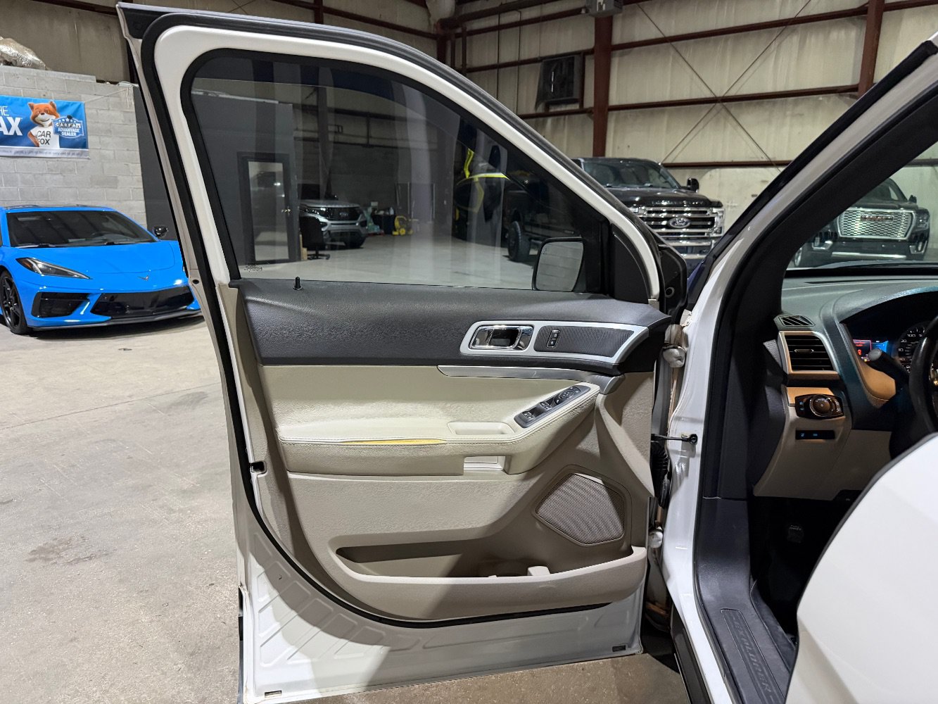 Used 2011 Ford Explorer XLT w/ 202A Rapid Spec Order Code FWD image 11