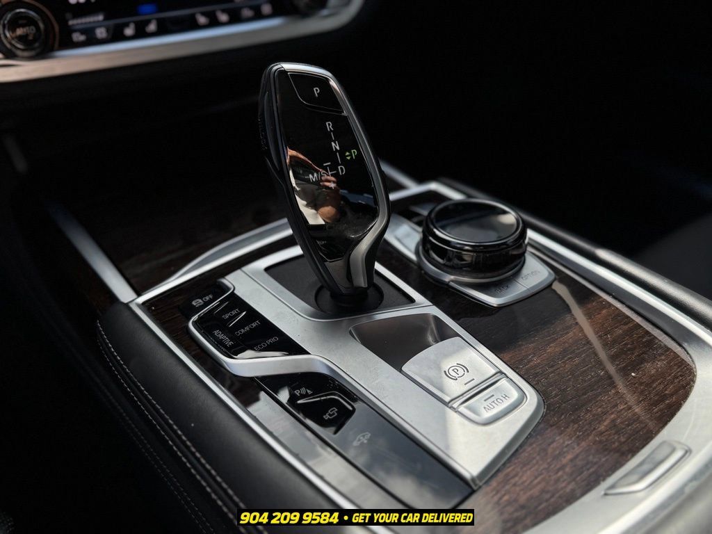 Used 2020 BMW 750i xDrive w/ Executive Package AWD/4WD image 16