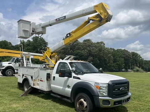 Used 2016 Ford F550 4x4 Regular Cab Super Duty image 3