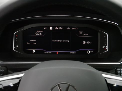 Certified 2022 Volkswagen Tiguan SEL R-Line image 21