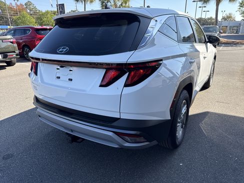 New 2026 Hyundai Tucson SE image 4
