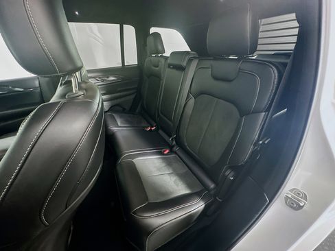 Used 2023 Jeep Grand Cherokee Altitude image 26