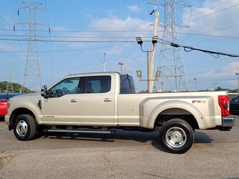Used 2018 Ford F350 Lariat w/ Lariat Ultimate Package AWD/4WD image 32