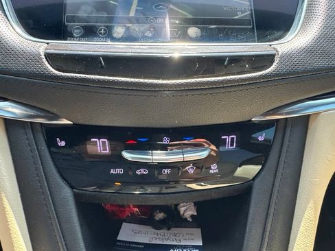 Used 2019 Cadillac XT5 Luxury FWD image 10