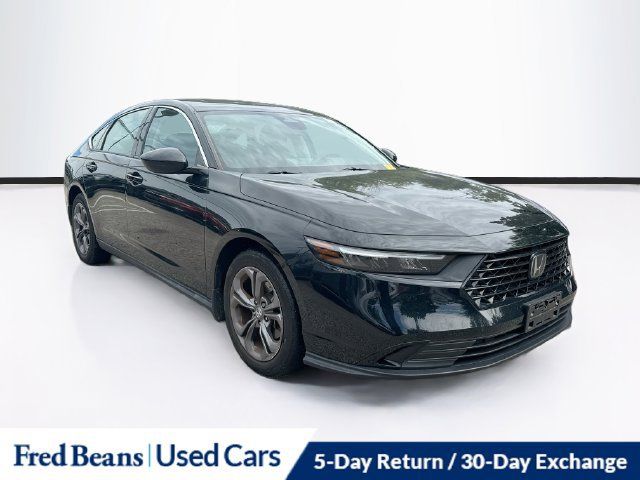 Used 2023 Honda Accord EX image 1
