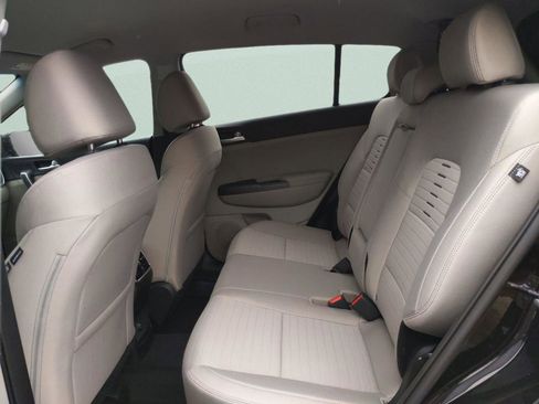 Certified 2022 Kia Sportage LX w/ LX FWD Value Edition Package image 13