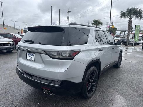 Used 2021 Chevrolet Traverse Premier FWD image 8