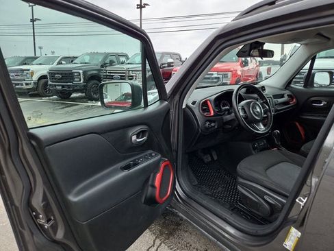 Used 2016 Jeep Renegade Trailhawk w/ Safety & Security Group image 7