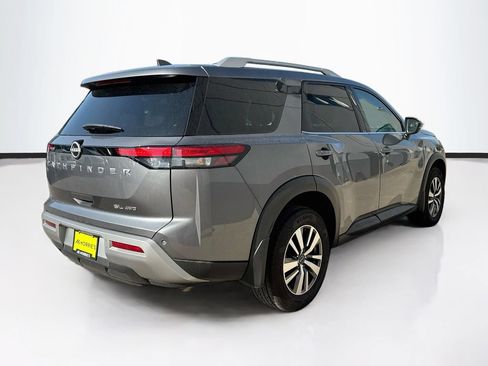 Used 2025 Nissan Pathfinder SL AWD/4WD image 5