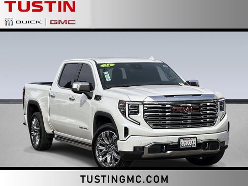Used 2024 GMC Sierra 1500 Denali w/ Technology Package AWD/4WD image 1
