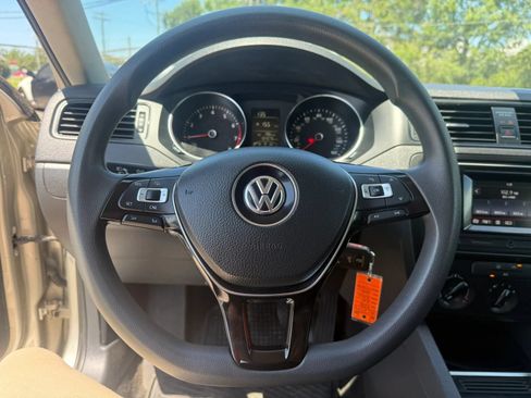Used 2016 Volkswagen Jetta S FWD image 10