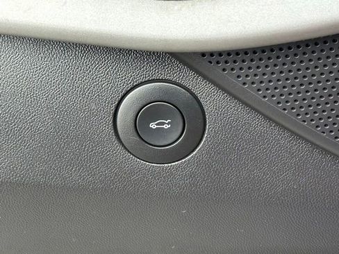 Used 2016 Chevrolet Camaro LT RWD image 23