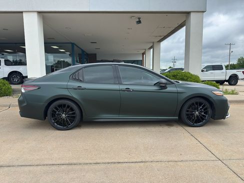 Used 2022 Toyota Camry XSE FWD image 7