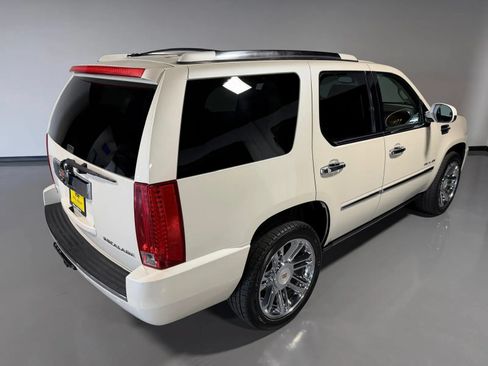 Used 2014 Cadillac Escalade Platinum AWD/4WD image 48