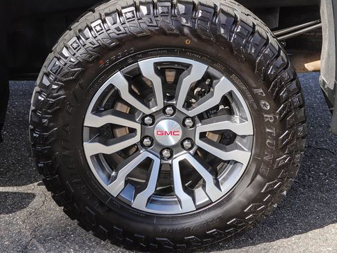 Used 2020 GMC Sierra 1500 AT4 w/ AT4 Premium Package image 13