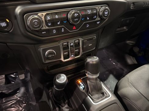 Used 2019 Jeep Wrangler Unlimited Sport S image 14