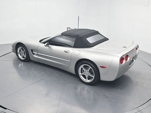 Used 2004 Chevrolet Corvette Convertible w/ Preferred Equipment Group RWD image 51