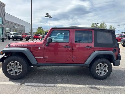 Used 2013 Jeep Wrangler Unlimited Rubicon w/ Connectivity Group AWD/4WD image 2