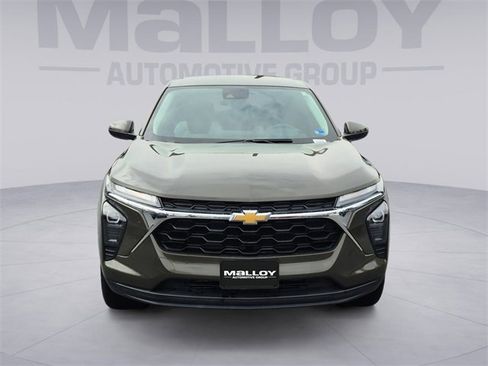 Used 2024 Chevrolet Trax LS w/ LS Convenience Package image 8