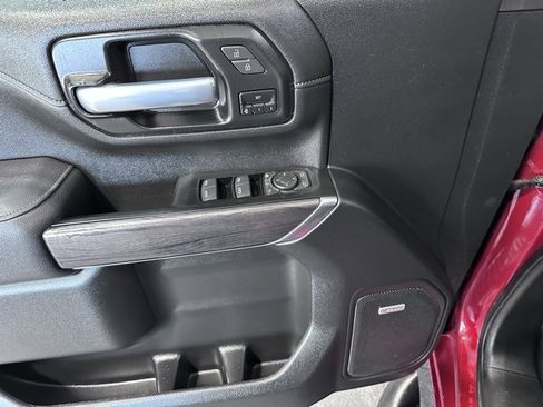 Used 2021 Chevrolet Silverado 2500 LTZ w/ LTZ Convenience Package image 19