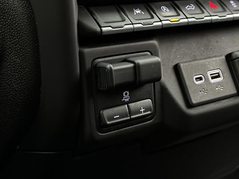 Used 2022 Chevrolet Silverado 1500 Custom Trail Boss w/ Realtree Special Edition image 17