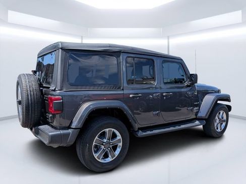 Used 2022 Jeep Wrangler Unlimited Sahara w/ Safety Group AWD/4WD image 3