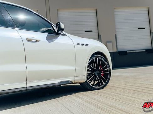 Used 2019 Maserati Levante Trofeo AWD/4WD image 33