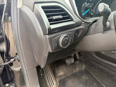 Used 2016 Ford Fusion SE FWD image 24