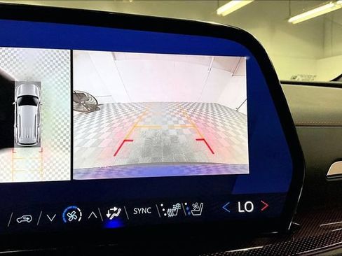 Used 2025 Chevrolet Traverse RS w/ LPO, Floor Liner Package AWD/4WD image 30