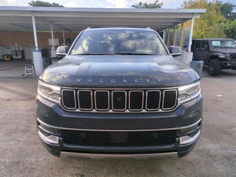 Used 2023 Jeep Wagoneer L Series III w/ Premium Group I image 4
