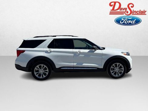 Used 2024 Ford Explorer XLT w/ Equipment Group 202A AWD/4WD image 5